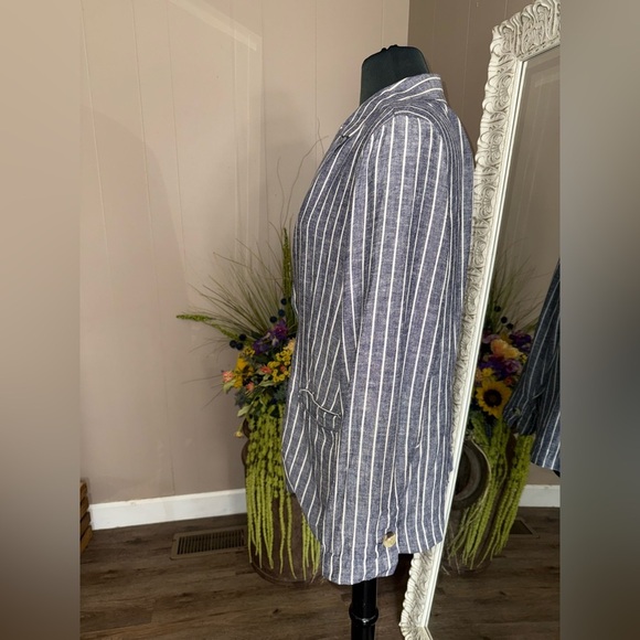 Lucky Brand • Linen Blend Boyfriend Blazer - Picture 7 of 11